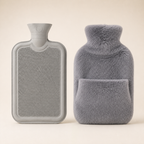 Bouillotte à eau gris clair avec housse grise à poche pour les mains